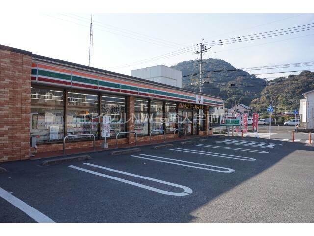 セブンイレブン長与嬉里氷取店(コンビニ)まで693m サンセット ヒル