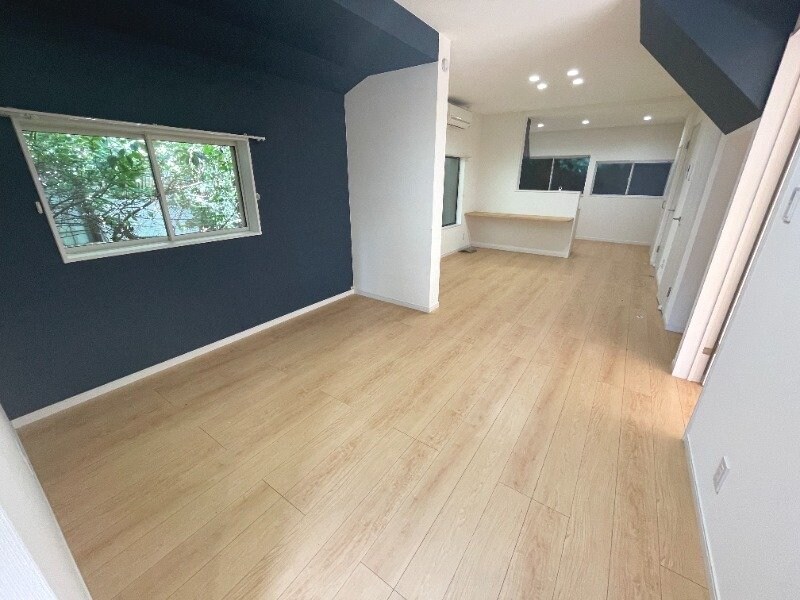  本尾町貸家