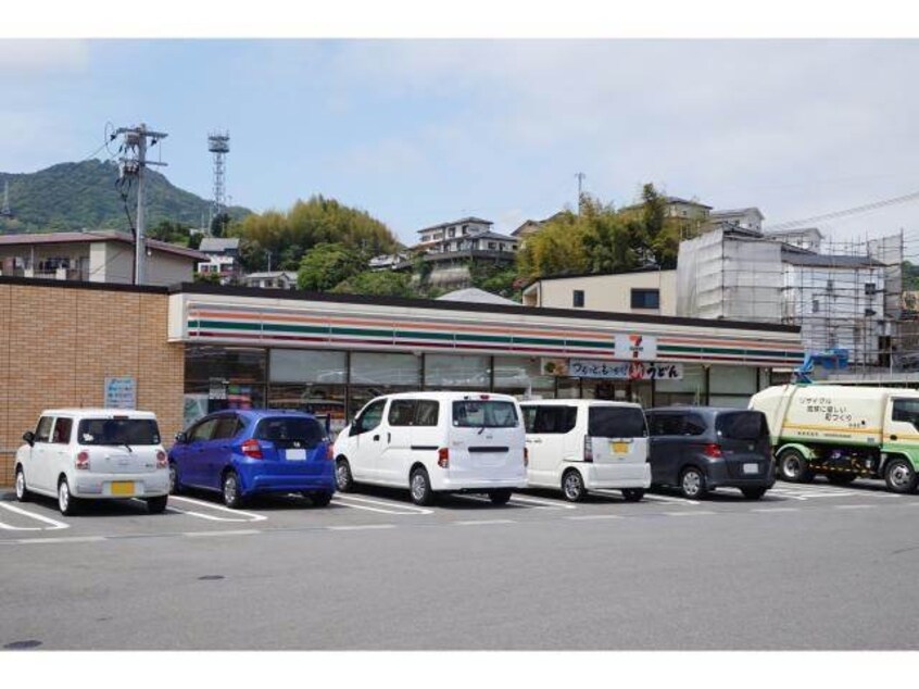 セブンイレブン時津左底郷店(コンビニ)まで363m アミティ青雲通り