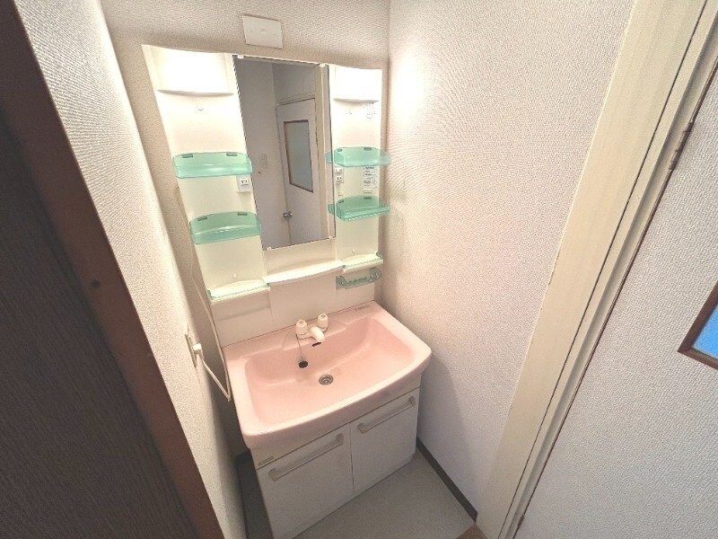  岩見七福ビル