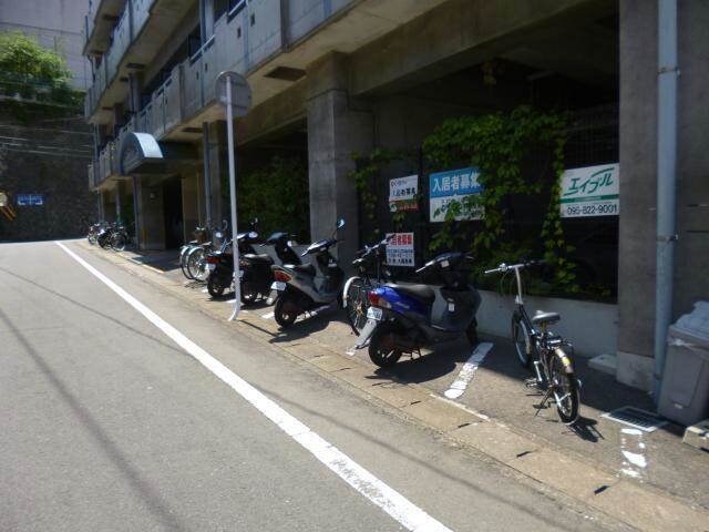 駐輪場 ザ・シーズンズ