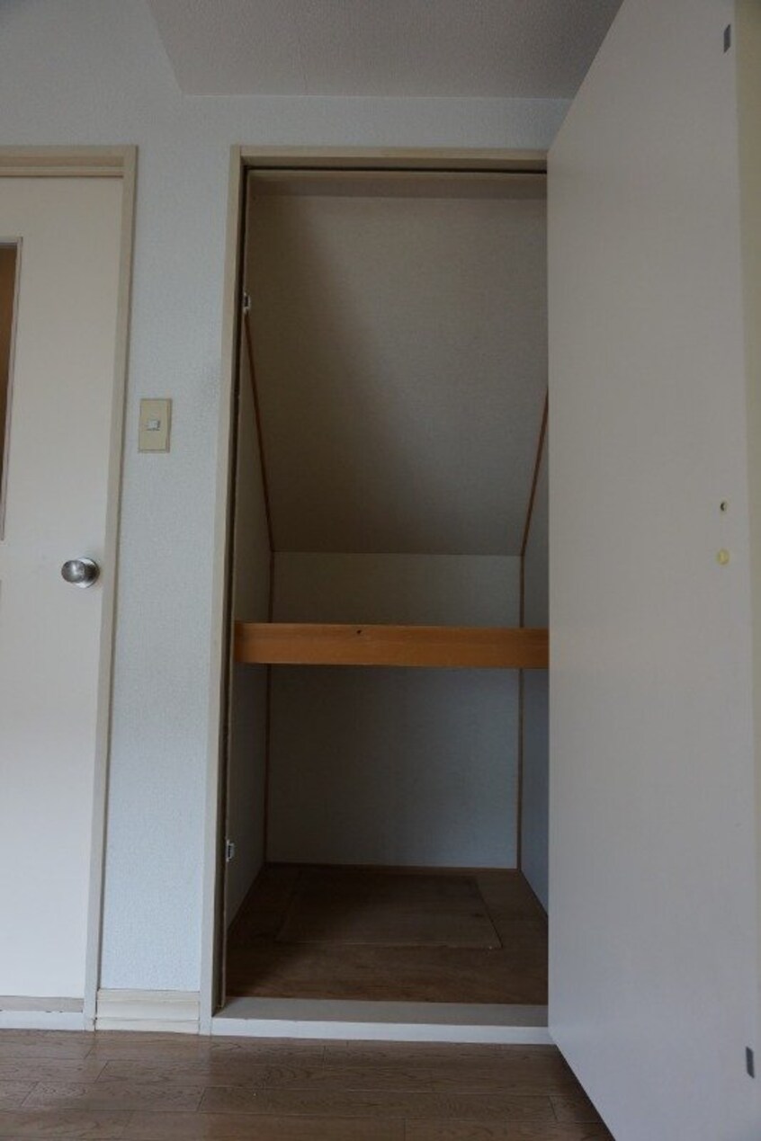  長崎本線/高田駅 徒歩15分 1-2階 築32年