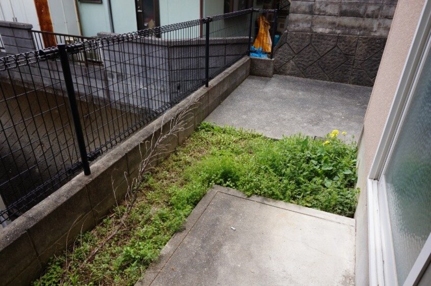  長崎本線/高田駅 徒歩15分 1-2階 築32年