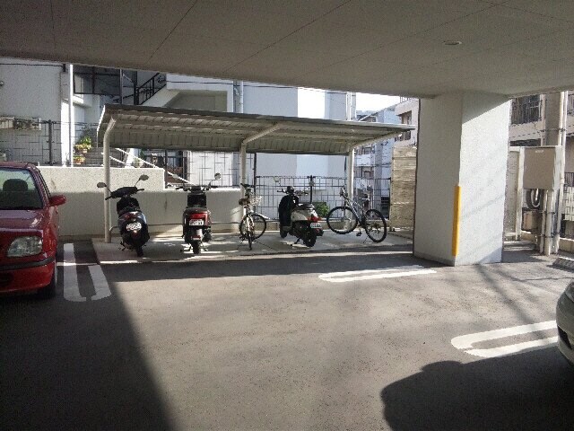 駐輪場 メルヴェーユ・F