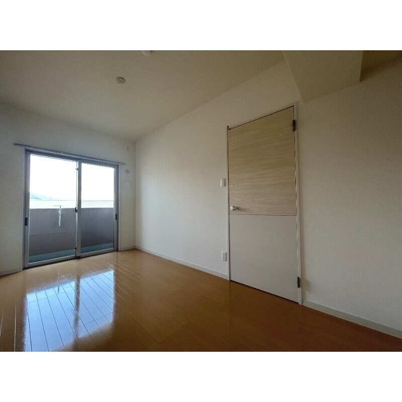 ※写真は別号室になります。 メルヴェーユ・F