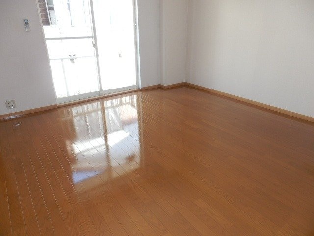  ジュネス・シック