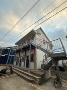 メゾンポムルージュの外観