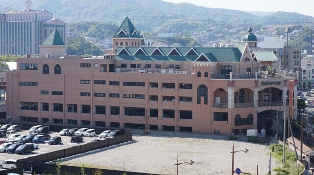 長崎西洋館(ショッピングセンター/アウトレットモール)まで743m 長崎市電１系統<長崎電気軌道>/原爆資料館駅 徒歩9分 1階 築34年