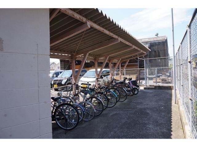 駐輪場 溝川ハイツ