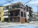 カルフール泉の外観