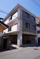 上村ビルの外観