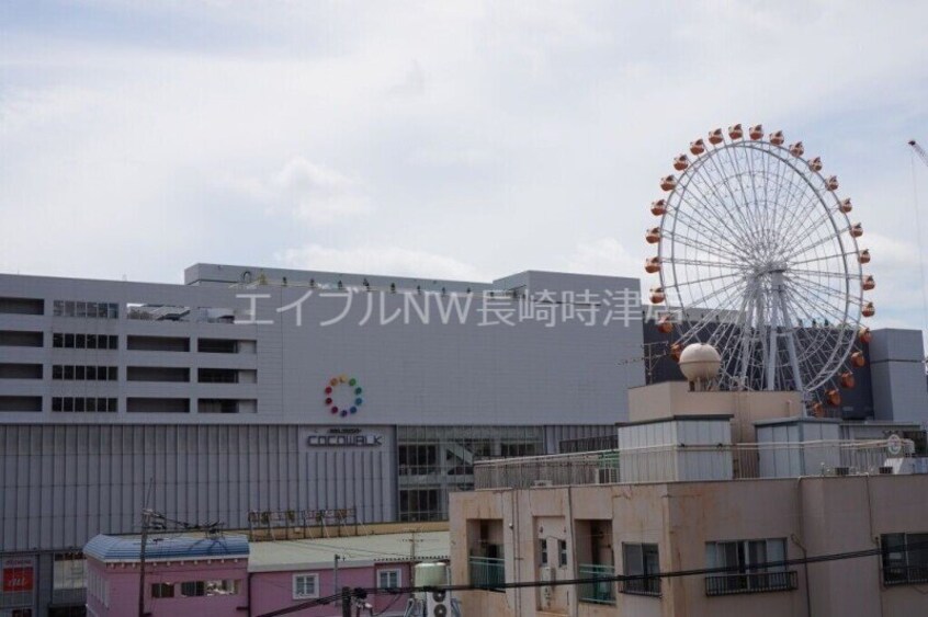 スターバックスコーヒーみらい長崎ココウォーク店(その他飲食（ファミレスなど）)まで586m シャインS天神