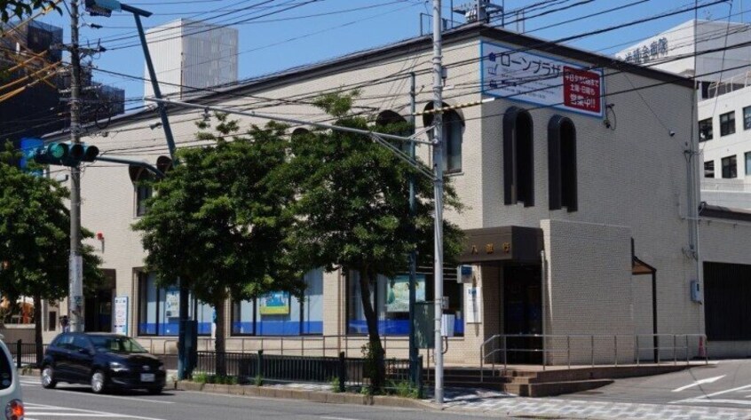 十八親和銀行道の尾支店(銀行)まで124m ダイアパレス葉山