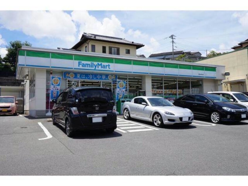 ファミリーマート長与駅前店(コンビニ)まで532m アネックス江下B