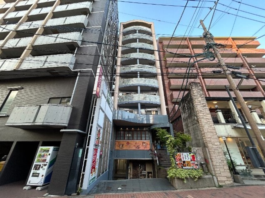 モンパルト万屋