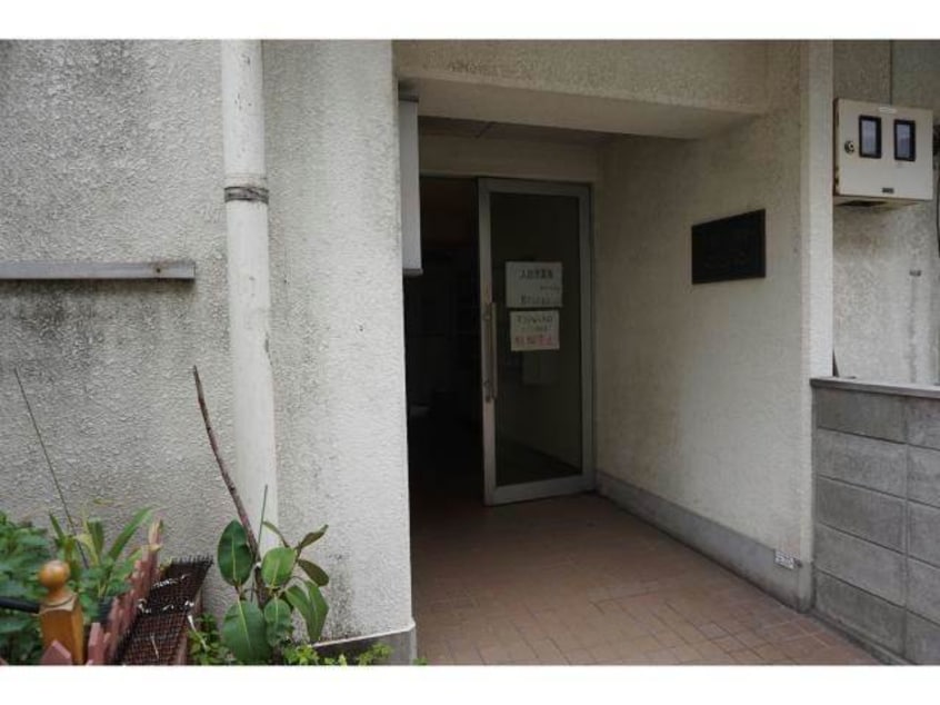 エントランス部分 アブアルトマンション