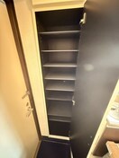  アミティ館内二番館