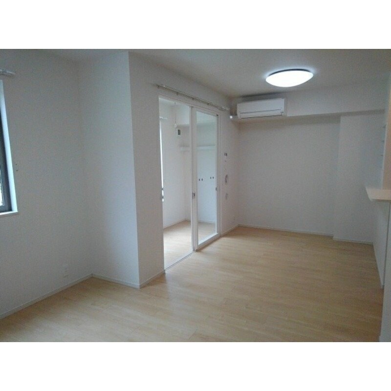 ※別号室の写真になります。 カルムフラン