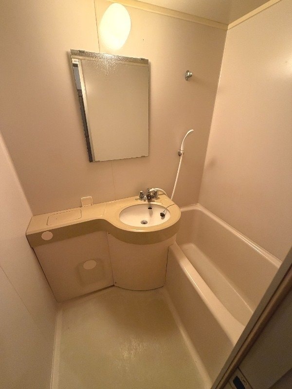  長崎市電１系統<長崎電気軌道>/昭和町通駅 徒歩3分 3階 築39年