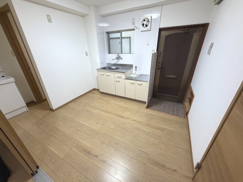  長崎市電１系統<長崎電気軌道>/赤迫駅 徒歩2分 2階 築45年