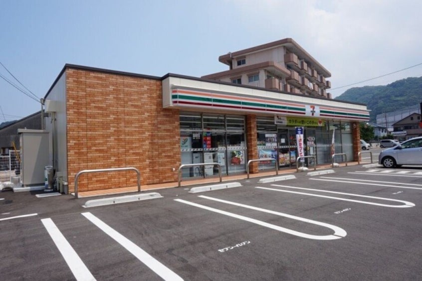 セブンイレブン時津溝川店(コンビニ)まで631m はるの樹ハイツ