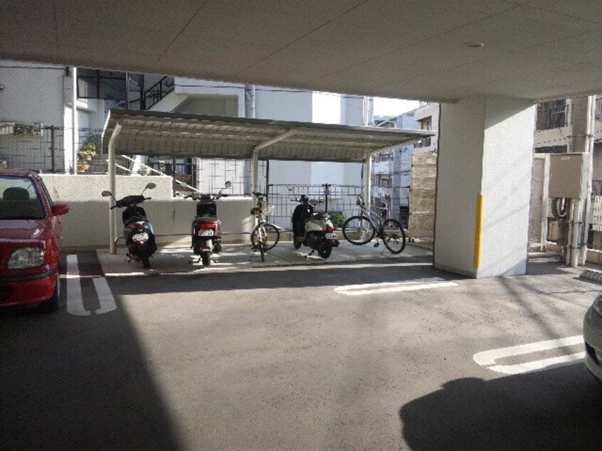 駐輪場 メルヴェーユ・F