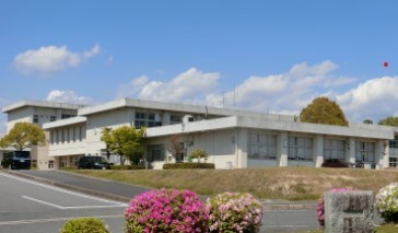 中学校/中等教育学校まで1900m※名張市立北中学校 東田原貸家