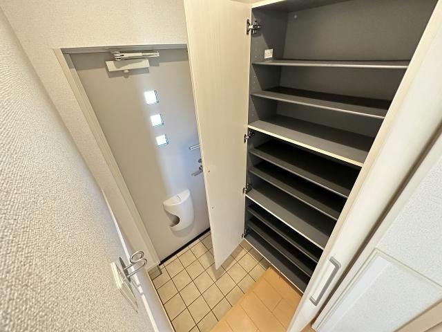  エルムプラシードA10号館