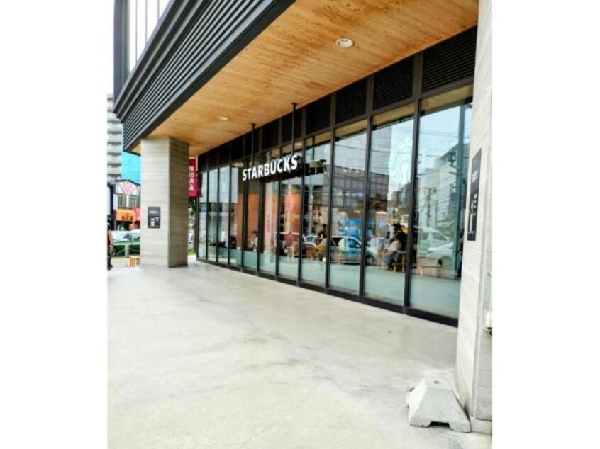 スターバックスコーヒーシエスタハコダテ店(その他飲食（ファミレスなど）)まで388m モデナ杉並