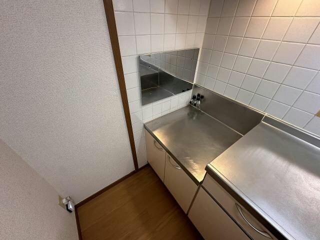  ベルクール石川2号館