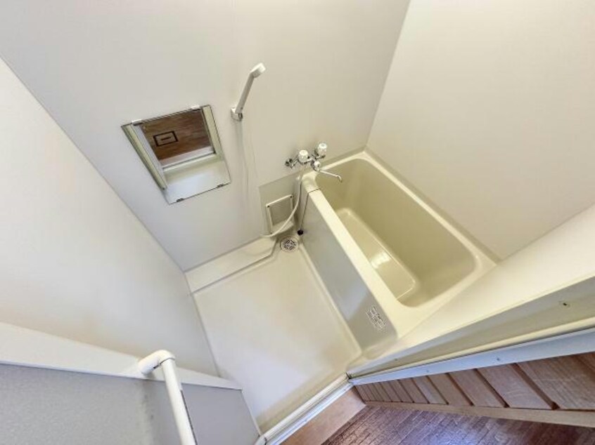  港町1丁目19番 貸家