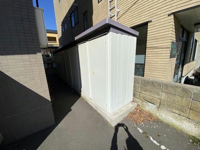  リベア的場