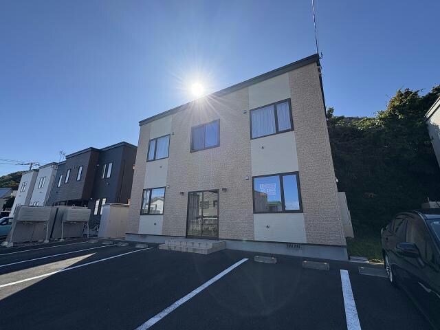  ラトゥール谷地頭