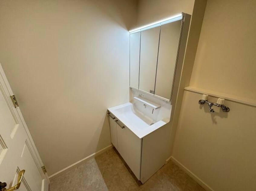  ラトゥール谷地頭