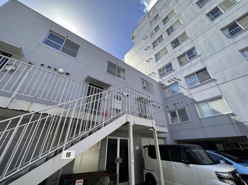  コートハウス的場