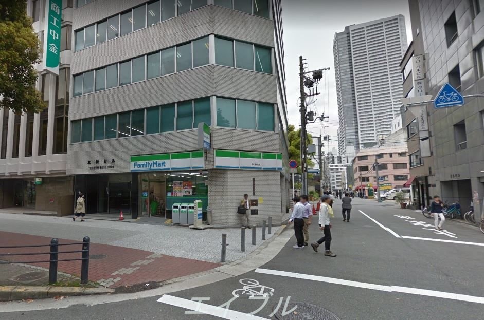 ファミリーマート本町駅西店(コンビニ)まで165m ラ・フォルム本町WEST