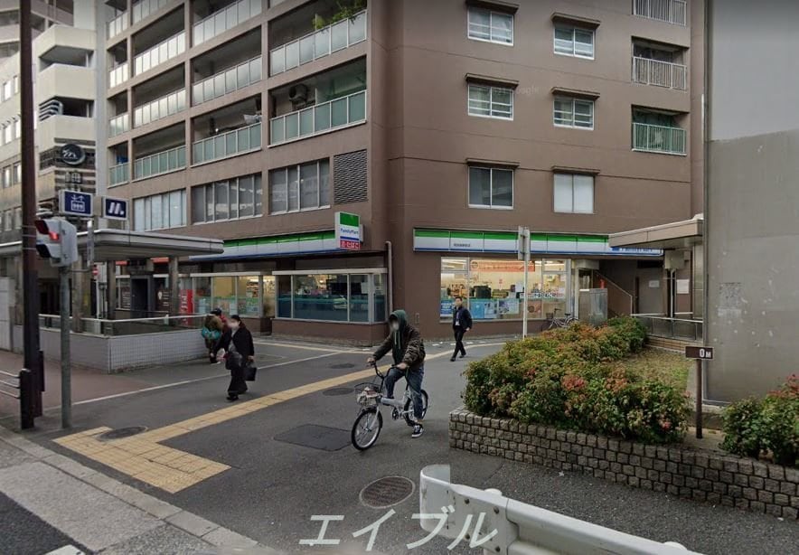 ファミリーマート阿波座駅前店(コンビニ)まで155m プレサンス阿波座駅前