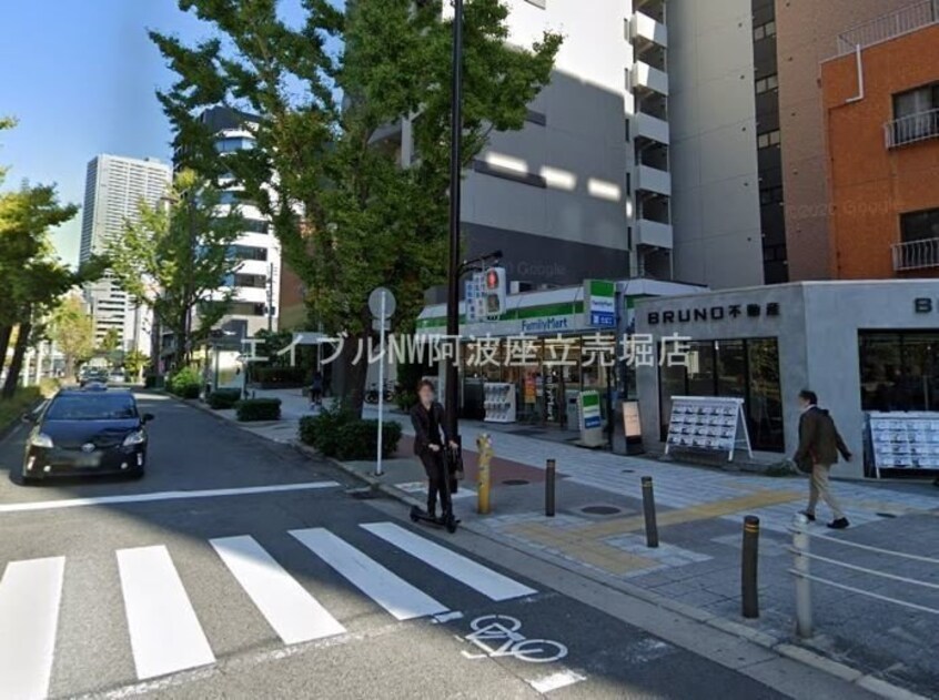 ファミリーマート 北堀江一丁目店(コンビニ)まで125m S-RESIDENCE南堀江