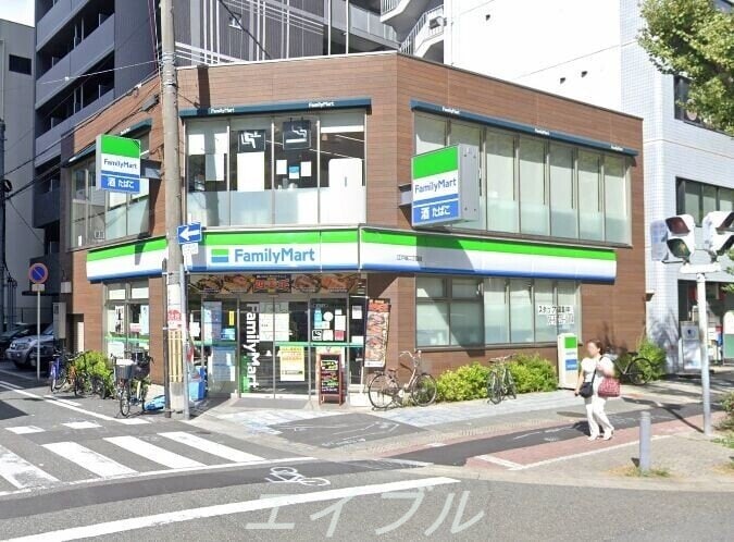 ファミリーマート江戸堀二丁目店(コンビニ)まで296m 京町堀ビューアパートメント