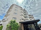 ロワイヤル岡田・手柄山公園の外観