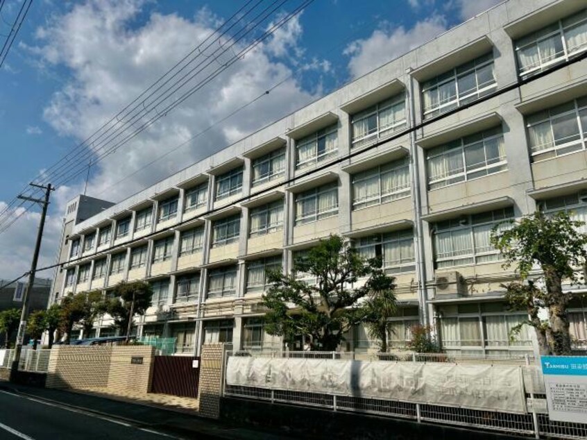 姫路市立東小学校(小学校)まで944m エグレット姫路Ⅲ