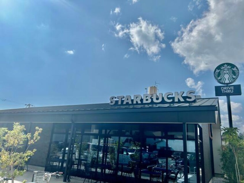 スターバックスコーヒー姫路市川橋通店(その他飲食（ファミレスなど）)まで651m ザ　ベース東姫路