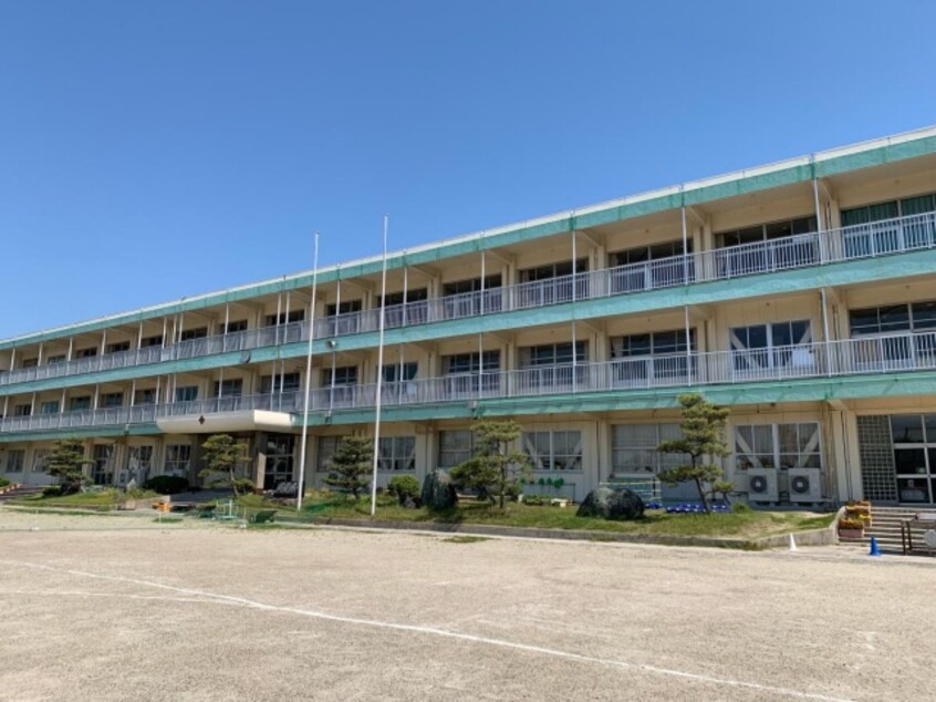 小学校まで400m※桑名市立立教小学校 関西本線（東海）/桑名駅 徒歩23分 1階 築33年