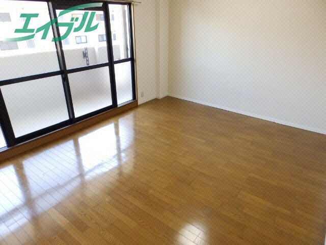 居室・リビング別部屋の写真です 近鉄名古屋線/桑名駅 徒歩12分 3階 築26年