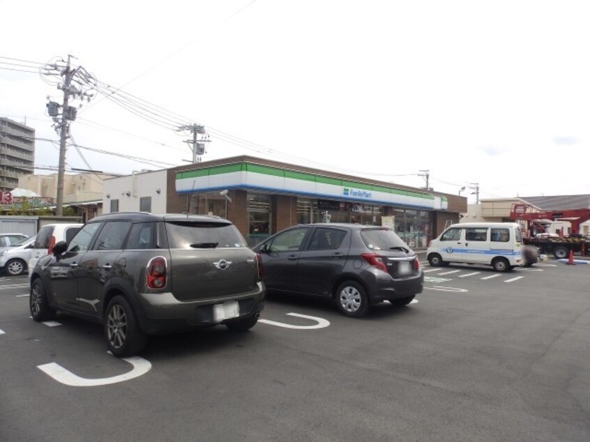 コンビニまで400m※ファミリーマート　津市ヨットハーバー店 ESPOIR壱番館