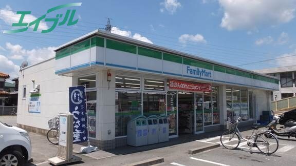 コンビニまで300m※ファミリーマート　松阪インター店 リジェール21