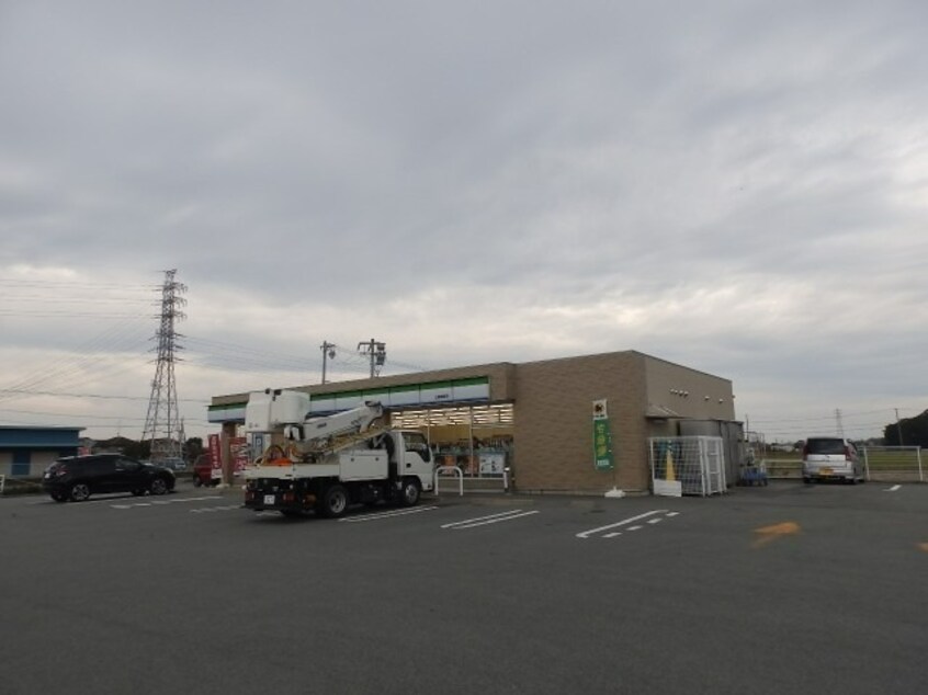 コンビニまで600m※ファミリーマート　三雲柳原店 クラウドⅢ　Ｂ棟