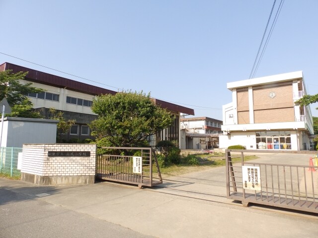 小学校まで1100m※津市立立成小学校 コーポ新町D