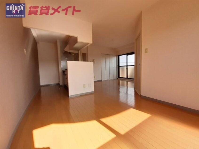 同型、反転タイプの部屋写真です。 近鉄湯の山線/桜駅 徒歩9分 5階 築17年