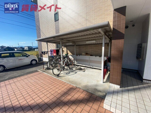 駐輪場 近鉄名古屋線/北楠駅 徒歩13分 3階 築15年